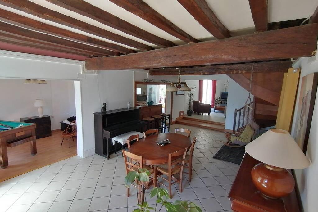 Maison Chaleureuse Et De Detente Avec Piscine Et Spa Chassemy ภายนอก รูปภาพ